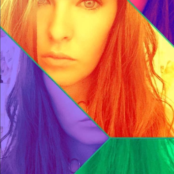 Meet your Posher, Jennifer - Picture 2 of 2